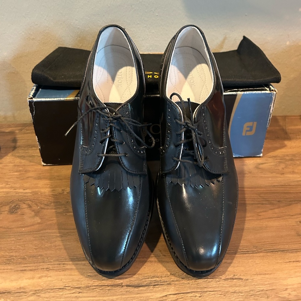 Footjoy Women’s Classic Spiked Leather Golf Shoes-Black-Size 9.5 NIB⛳️ - Picture 2 of 4